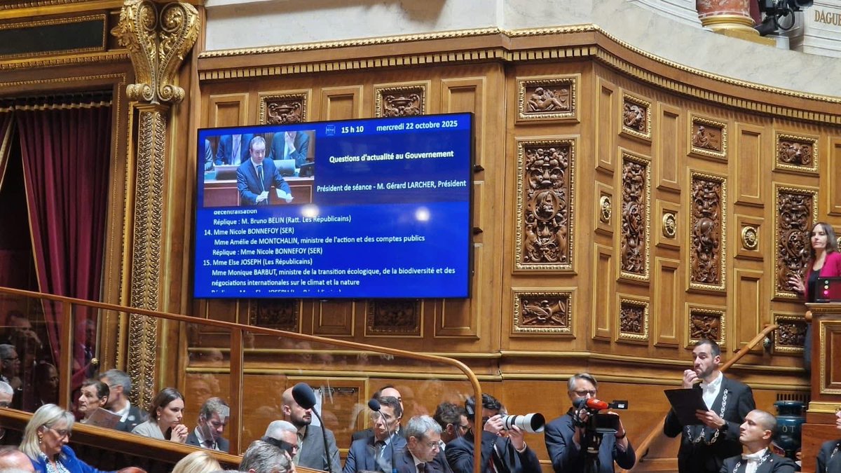 📸 Séance de QAG, mercredi 22 octobre.
À noter les questions de mes collègues du groupe <a href="/UC_Senat/">Sénateurs Centristes</a> <a href="/L_Lafon/">Laurent Lafon</a>, Jean-Michel Arnaud et <a href="/DanielFargeot/">FARGEOT Daniel</a> sur :
-le vol au Louvre
-la lutte contre les maladies infectieuses bovines
-la mauvaise perception par l’État de la taxe d’aménagement