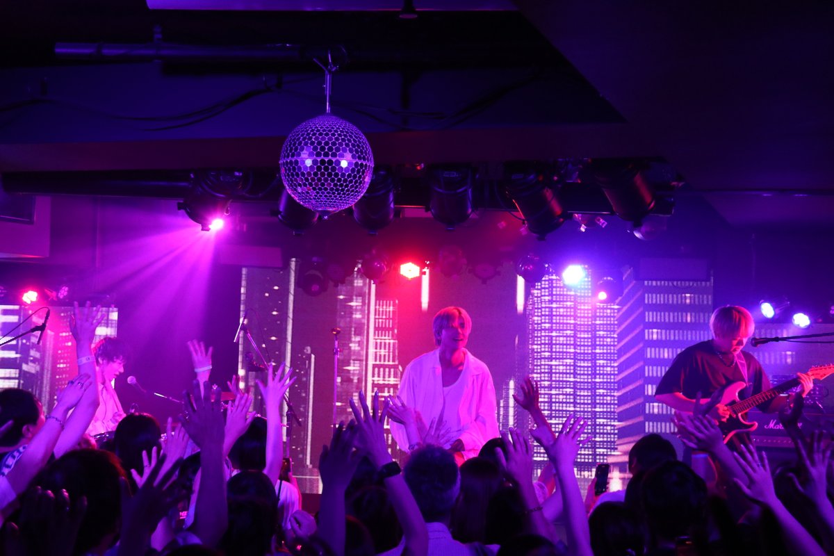 ／
開催まであと1ヶ月🗓️
＼

ONE MAN LIVE『THE DREAMT SHOW』
東京公演開催まであと1ヶ月となりました！！
会場でお待ちしています🎙️

[東京・原宿RUIDO]
11/23(日) 18:30〜

東京公演のチケットはこちらから
thesixthlie.jp/contents/950953

#THESIXTHLIE #ワンマンライブ #TSLPhoto