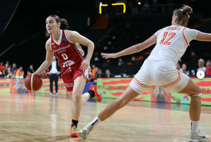 ardeportes's tweet image. 🎥🎥#Streaming || Queremos pediros disculpas porque ayer se cortó la retransmisión del #CasademontZaragoza femenino por un fallo técnico, con el encuentro concluido, pero antes de saber si era válido el último triple 🙏
 
Lo más importante: las zaragozanas se llevaron la victoria…