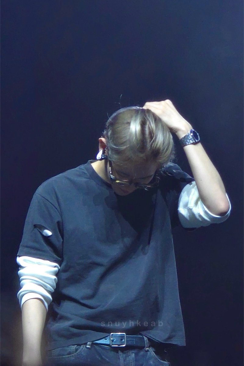 hi guys, im still here!!! still can't breathe 😩😩😩😩
ang aura nya sobrang pogi pogi pogi na oppa 😭😭

251018 reverie in manila ☁️
#백현 #BAEKHYUN #ReverieTour
#ReverieinManila #ReverieMANILA