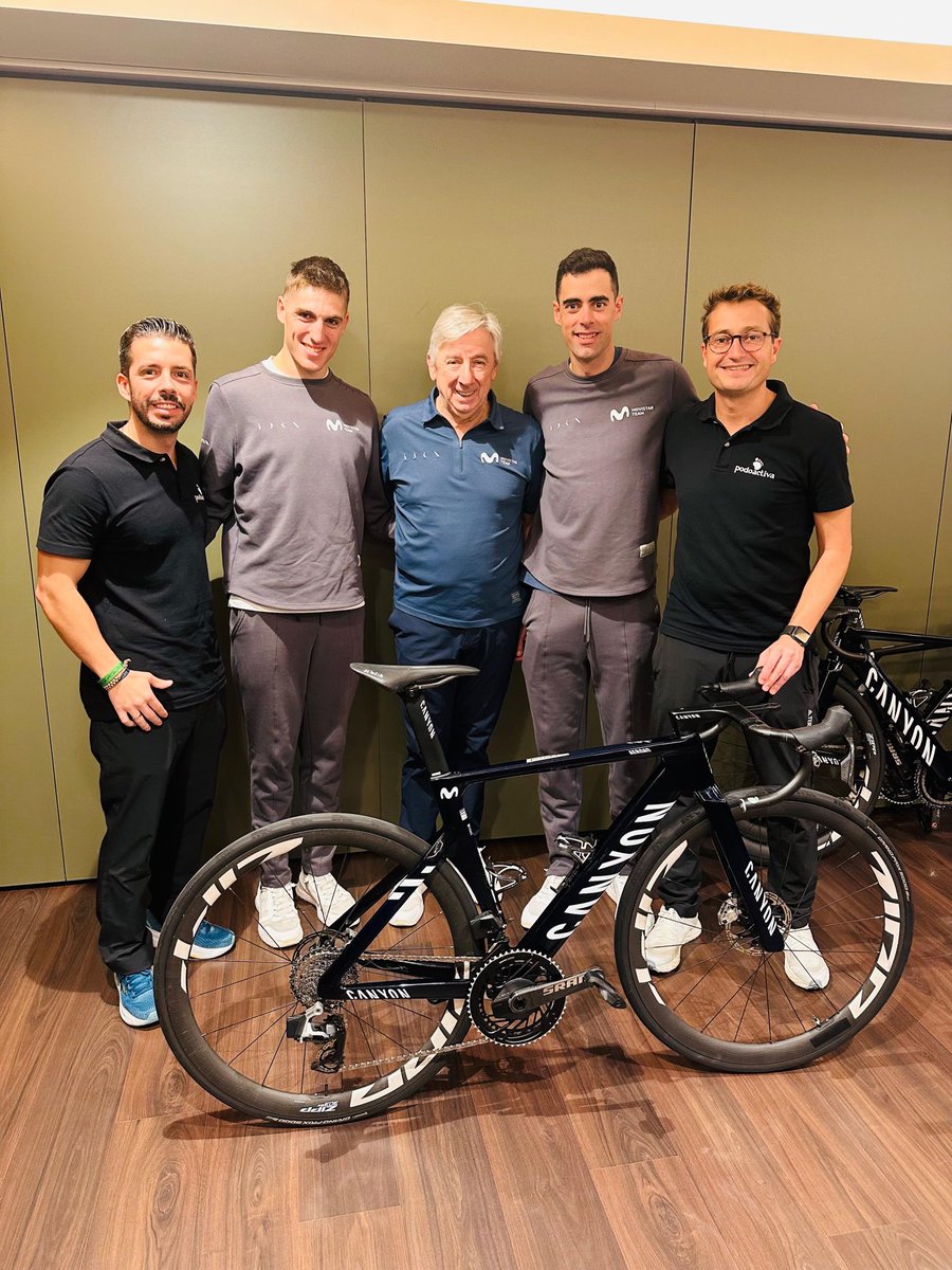 Podoactiva's tweet image. Javier Alfaro y Antonio Gómez acompañaron al @movistar 🚴‍♂️ en su pretemporada, realizando estudios biomecánicos y ajustando #plantillas personalizadas.

Objetivo: prevenir #lesiones y optimizar el rendimiento.

Orgullosos de ser su proveedor oficial de #podología y #biomecánica.