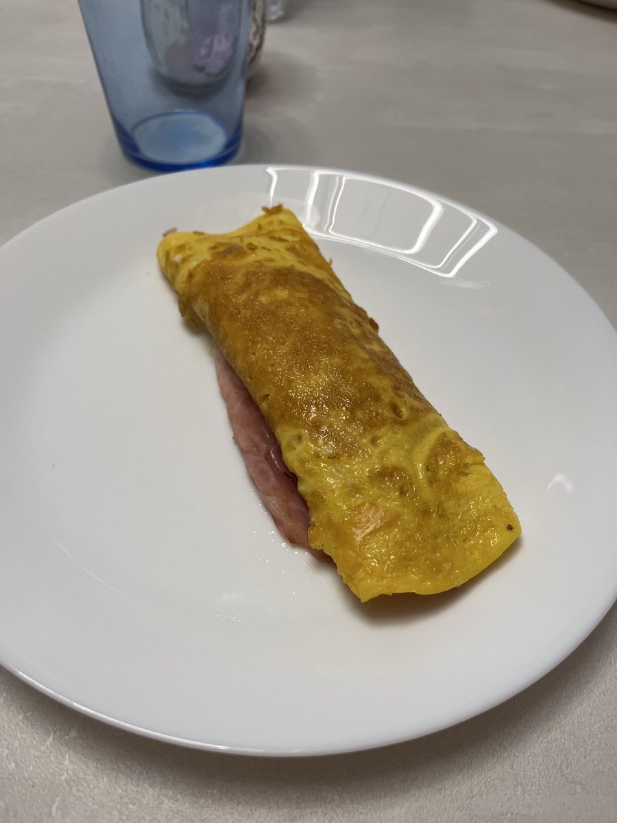 aoimotion's tweet image. Che bello questo filtro da obitorio che il mio iPhone mette automaticamente a qualunque foto faccia in cucina 🤍