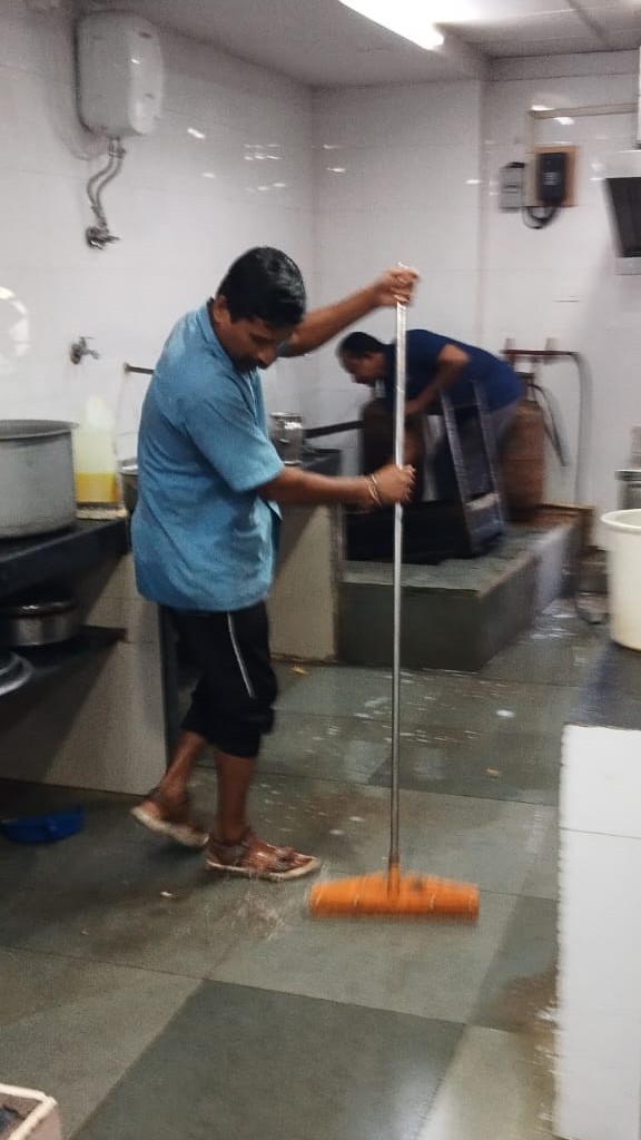 "भारतीय खाद्य निगम, क्षेत्रीय कार्यालय, मुंबई द्वारा आज 'विशेष अभियान 5.0' के तहत कार्यालय की स्टाफ कैंटीन की विशेष सफाई की गई।"
#SCDPM #SpecialCampaign5.0 #DFPD