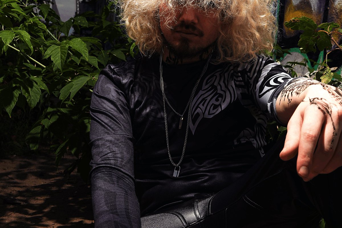 NediaVR's tweet photo. 𝘣𝘦𝘢𝘶𝘵𝘺 𝘪𝘯 𝘣𝘭𝘢𝘯𝘬
---------
ʞuɐlq uı ʎʇnɐǝq
#selfie #today #photography #photooftheday #instadaily #musician #nature #y2k #y2kfashion
