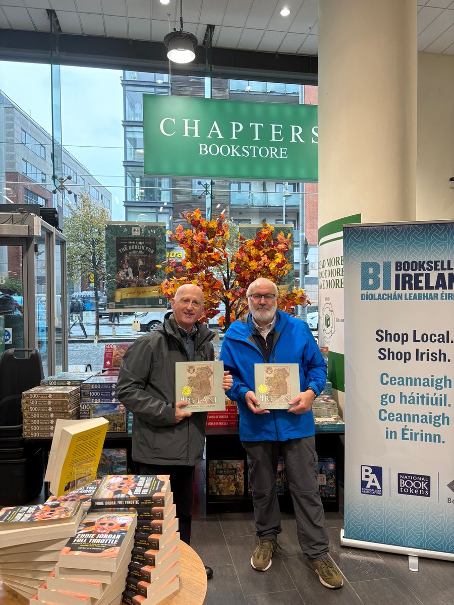 How cool! Joseph Brady and Paul Ferguson signing their book ‘Ireland: Mapping the Island’ - <a href="/CauveryMadhavan/">Cauvery Madhavan</a> &amp; <a href="/sheilaoflanagan/">Sheila O'Flanagan 📚</a> we were only talking about the joy of map books last night!