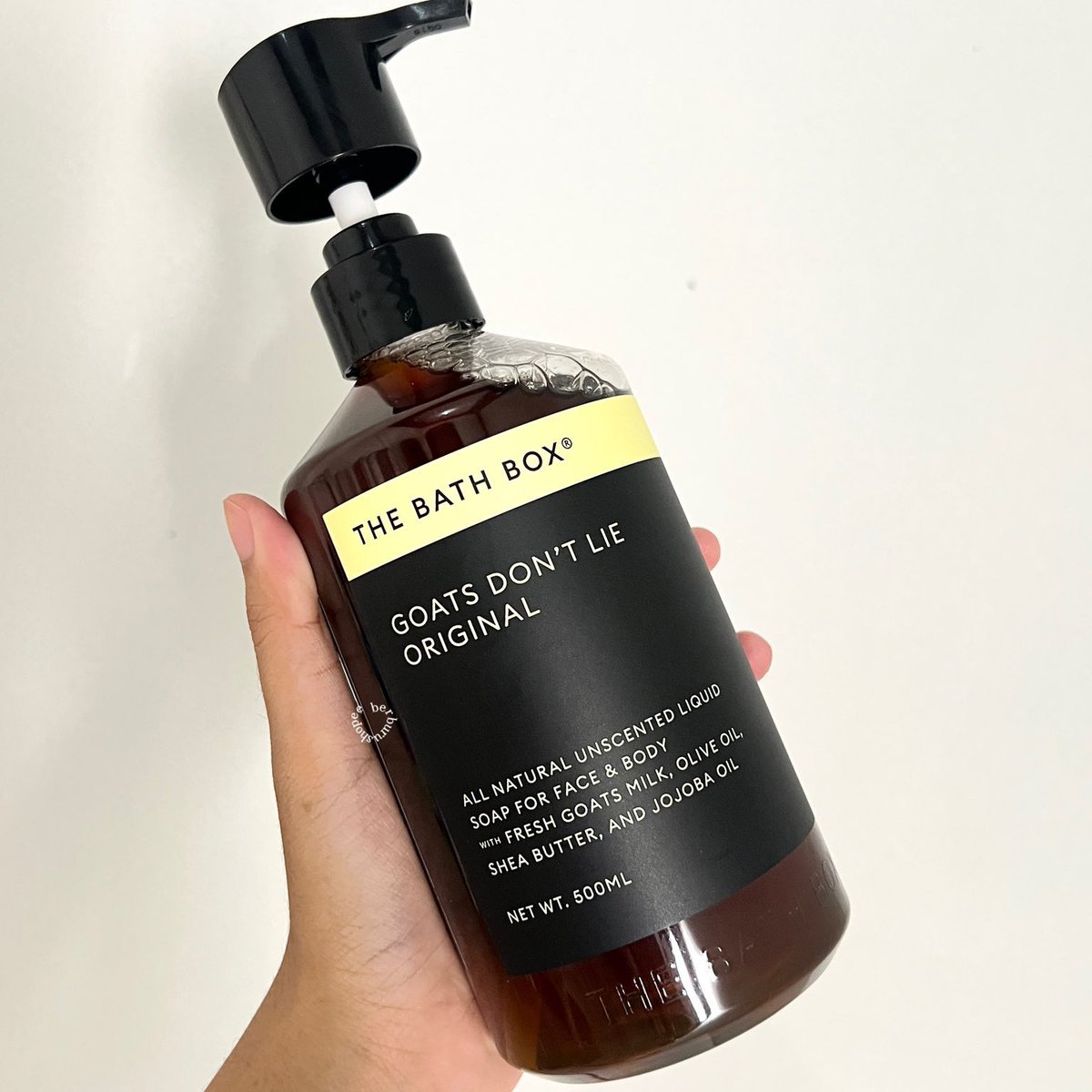 salah satu produk yg worth it untuk meredakan berbagai permasalahan kulit
 
the problem                                   the solution