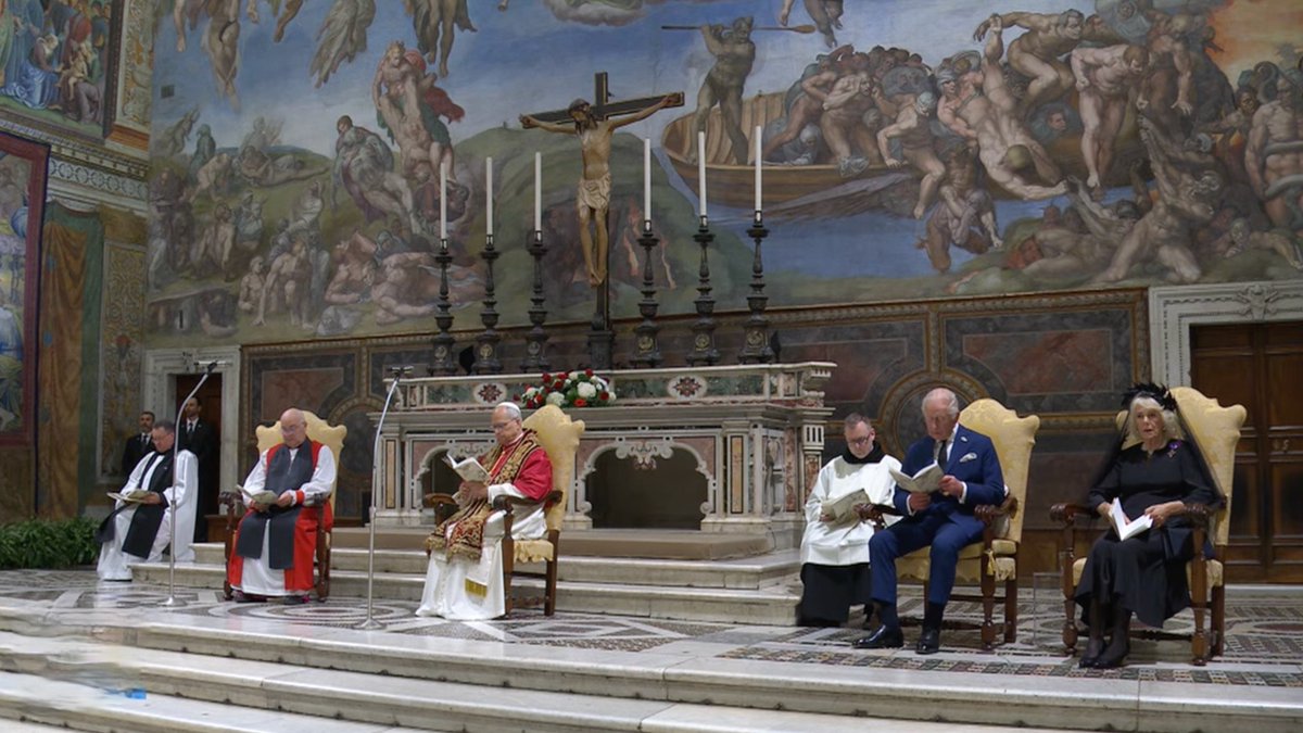 Catch up with #KingandQueen at the #Vatican wp.me/p4BB8h-1xqb King Charles at Cistine Chapel #religion #historic #Catholic #ChurchofEngland #ynuktv
