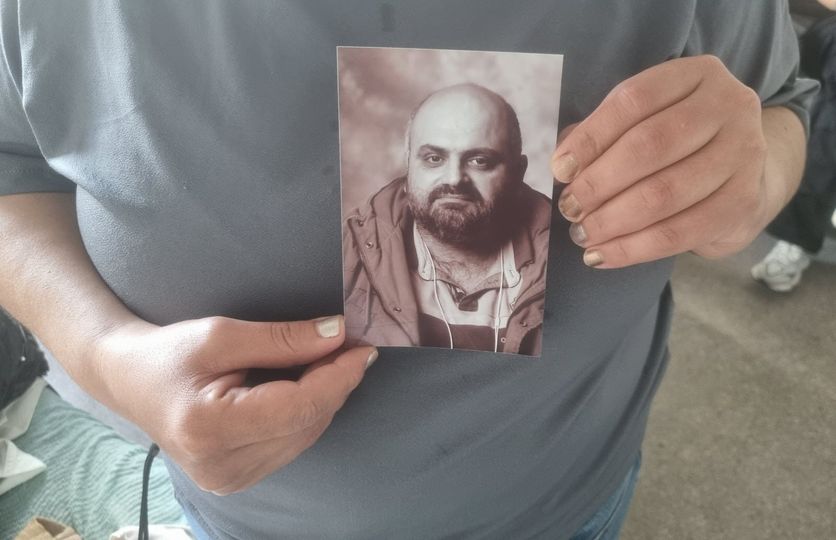 lechochretien's tweet image. 🚨🔪 ALERTE | L’auteur algérien de 28 ans, présumé du MEURTRE d’Ashur Sarnaya, chrétien assyrien d’Irak réfugié en France, avait été en CONTACT avec L’ÉTAT ISLAMIQUE en Syrie plusieurs mois avant le crime.
Il s’était CONNECTÉ au live d’Ashur sur TikTok une demi-heure avant de le…