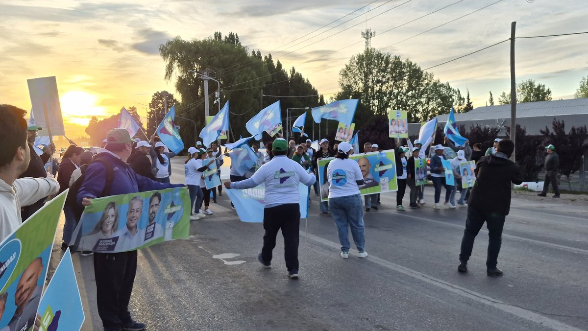 Este 26 de octubre acompañanos con tu voto. Porque no elegimos un cargo, elegimos ser los dueños de nuestra historia.

La Neuquinidad, nuestro mejor recurso.
<a href="/Rolo_Figueroa/">Rolo Figueroa</a> 
<a href="/julietacorroza/">Julieta Corroza</a> <a href="/pepeousset/">Juan Luis Ousset</a>