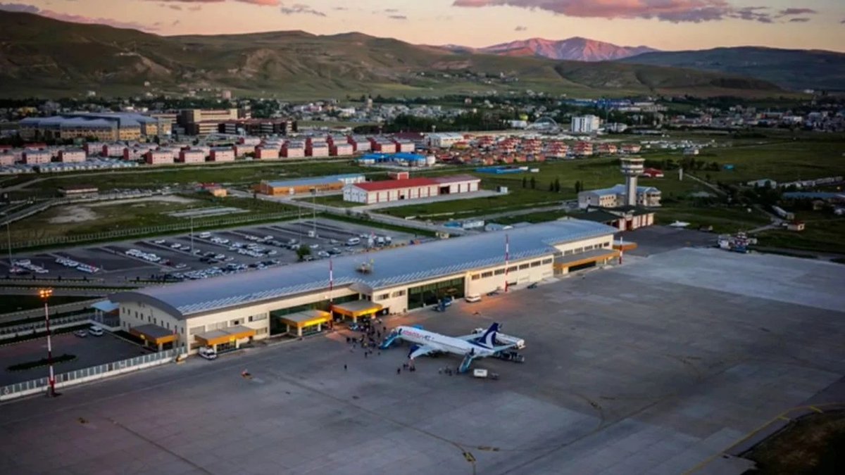 Van Havalimanı’nda çalışmalar erken bitse bile uçuşlar hemen başlamayacak serhatnews.com.tr/van-havalimani… 

<a href="/zahirkandas/">Zahir Kandaşoğlu</a> 
<a href="/BeyazMurat65/">MURAT BEYAZ</a> 
#VanHavaalanı
#FeritMelenHavalimanı
#DHMİ