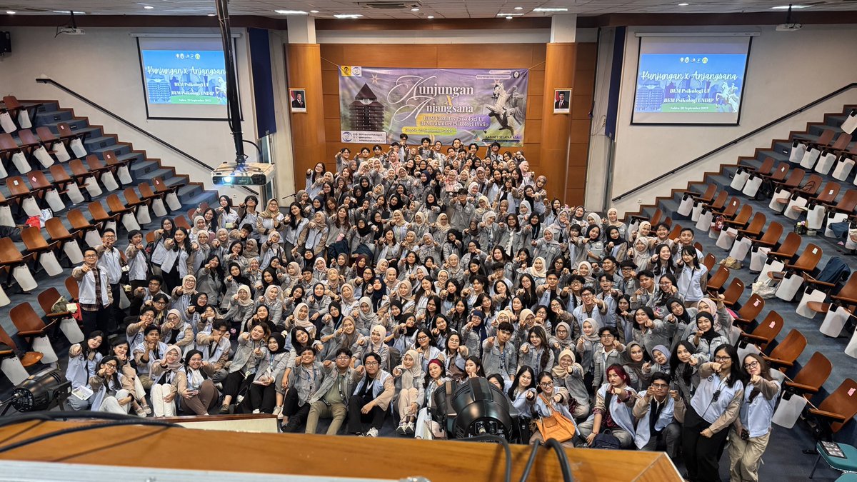 bempsikoundip's tweet image. AHAHAHAH ayow sini jadi dipo muda > masup bem psiko undip > kita jalan jalan ke ui😚💕