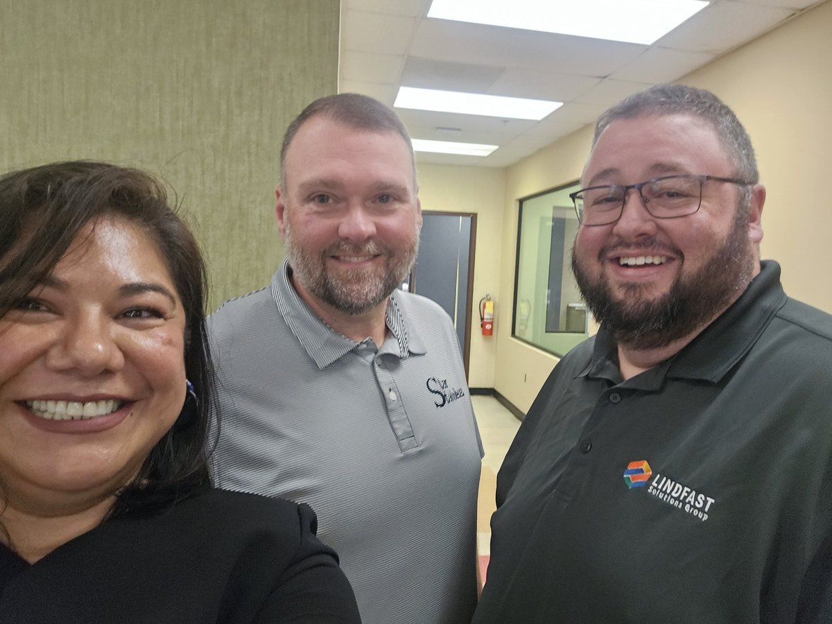 ProferredRivets's tweet image. 1st day @STARStainlessCo &amp;amp; I already feel like part of the bolt &amp;amp; nut brigade  
Barry Mize &amp;amp; Nick Burleson rolled out the red carpet (&amp;amp; maybe a few dad jokes). This team? Welcoming, hilarious, &amp;amp; deeply rooted in legacy. @LindFastGroup  is more than a company it’s a community.