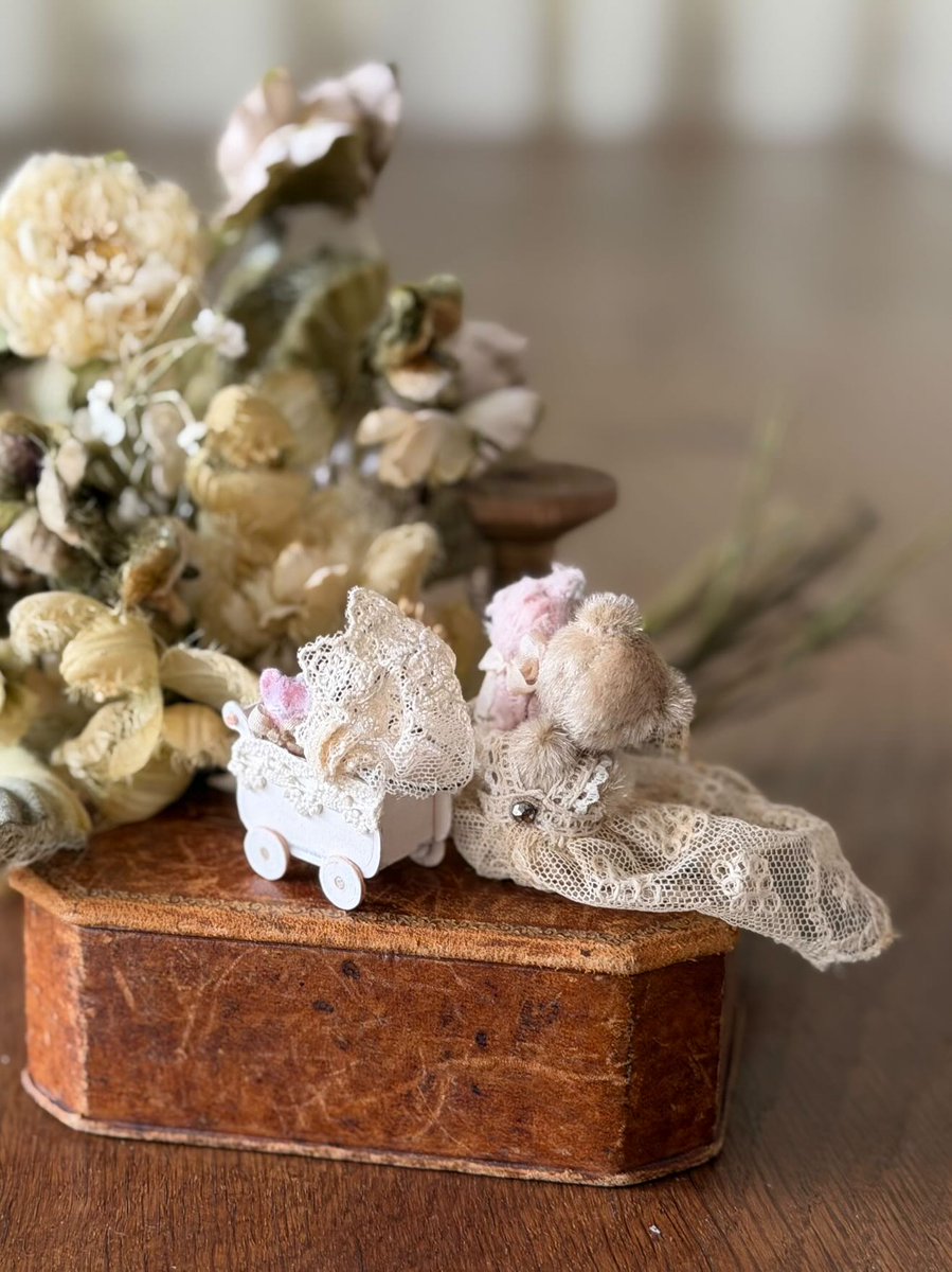 ドレスベア：フルジョイント（頭ダブルジョイント）
ちびころんちび：頭のみジョイント（手足は糸ジョイント）