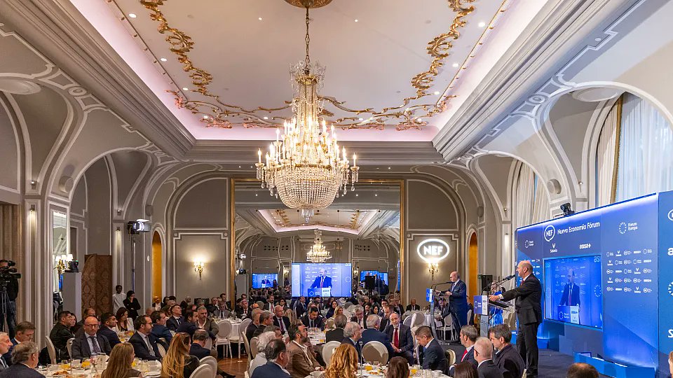 🇪🇸 Rafael Louzán (Spanish FA President) just said at the Fórum Europa in Madrid: 

"There are three options to host the 2030 World Cup final: Madrid, Barcelona, and Casablanca."

2030 World Cup will be hosted by Morocco, Portugal, and Spain.