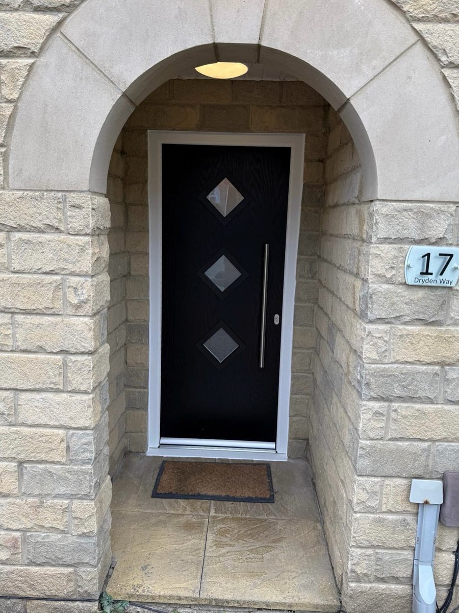mcrwindows's tweet image. The appeal of a new door? Instant kerb appeal, warmer halls, quieter rooms and upgraded security, all in a style and colour that suits your home. 

Free quote: 0800 232 1714
Enquire → manchesterwindowsltd.co.uk

#ManchesterWindows #NewDoor #KerbAppeal
