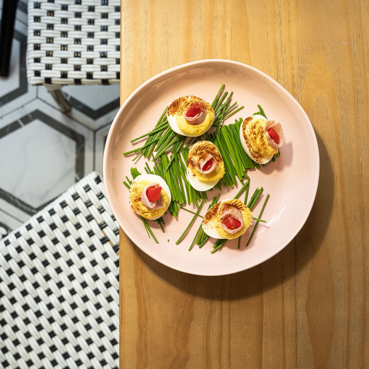 CarnsMedia's tweet photo. Photoshoot for a new cafe in Chelsea, NYC – they were delicious! https://t.co/ykP22JukSy