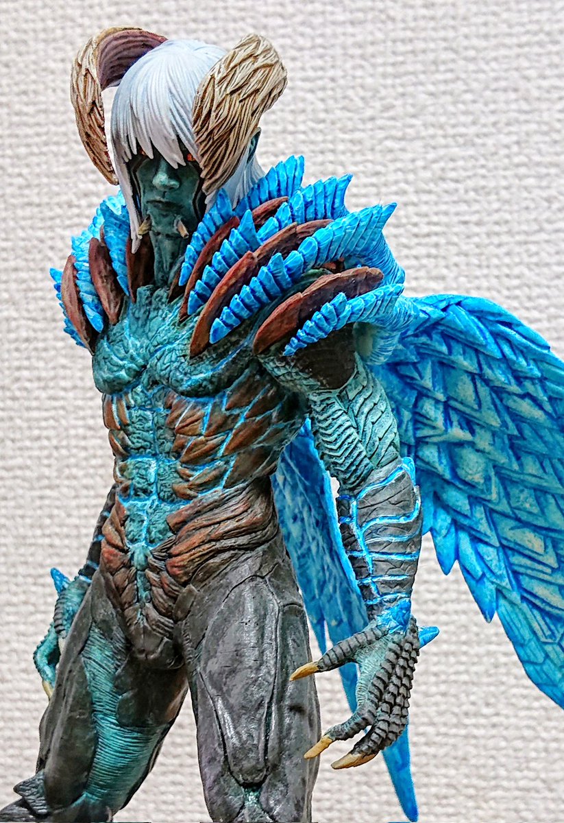 nabehands's tweet image. #処女作と最新作を並べてはる

←2019年　　2025年→