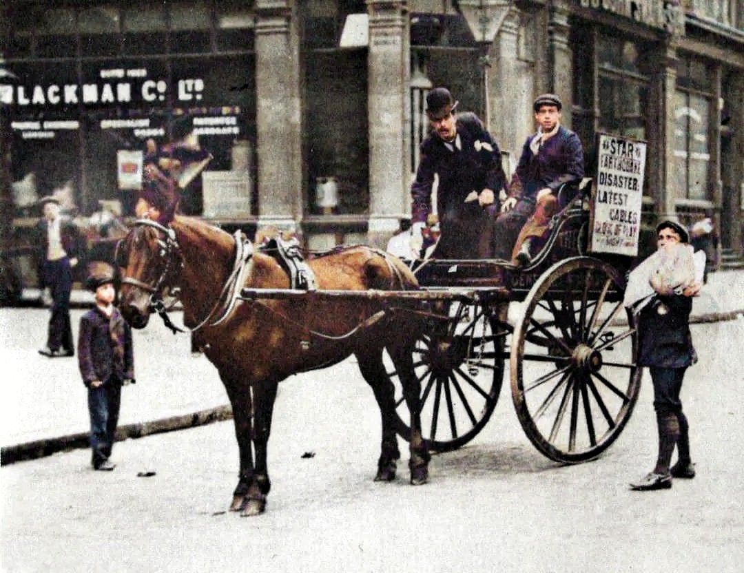 Newspaper deliveries in Farringdon, London in 1900.