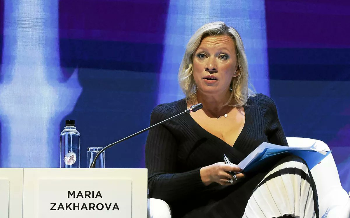 #Sanctions Russie : si elles sont effectivement mises en œuvre par Washington, les sanctions primaires et secondaires sur les hydrocarbures russes (de Lukoil et Rosneft) adoptées, seront douloureuses pour l'économie russe, qui marque le pas. 
-C'est une première de la part de