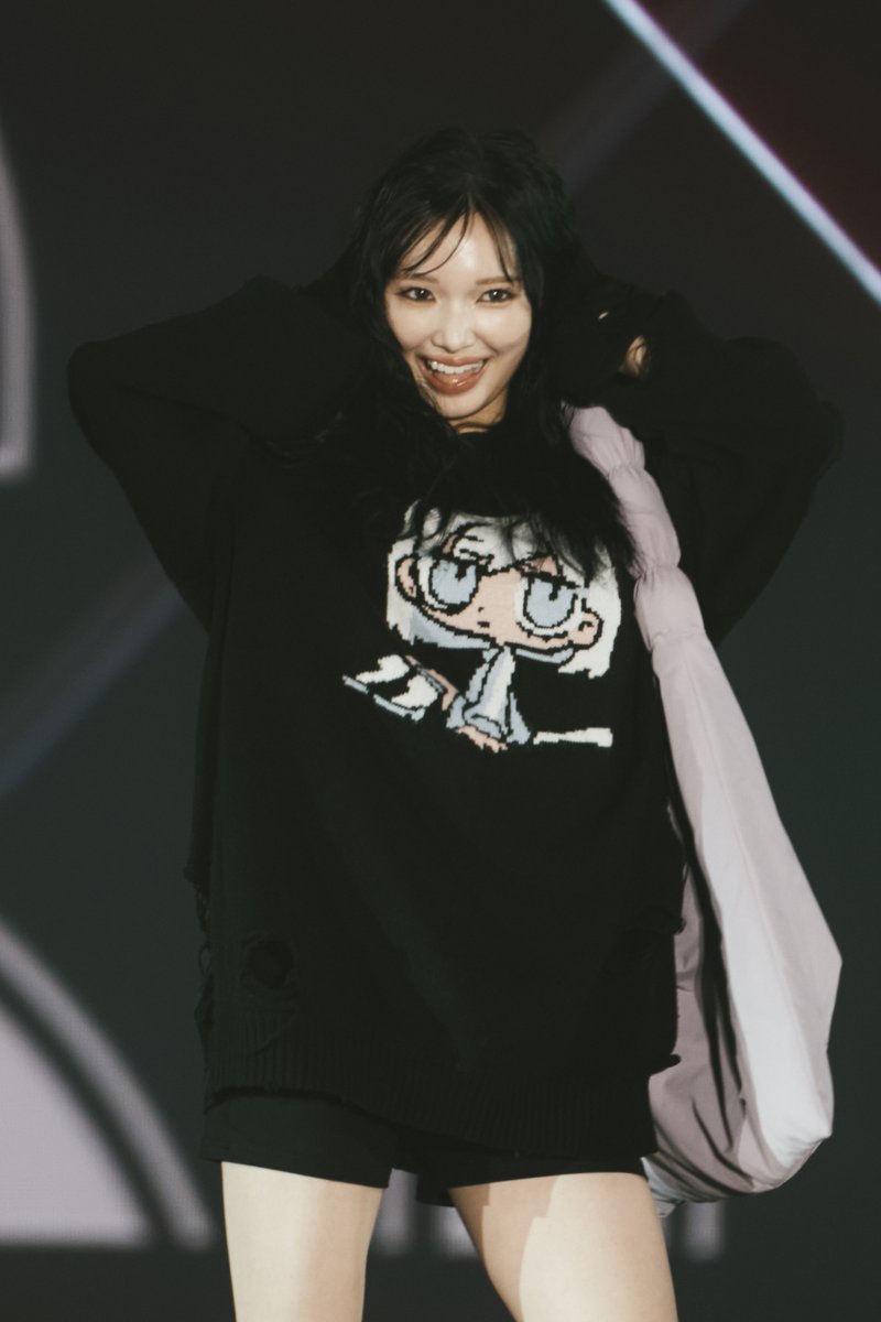 Girls² #鶴屋美咲 ＆ #山口綺羅 が 「ANNASUINYC×MyM」ステージで笑顔