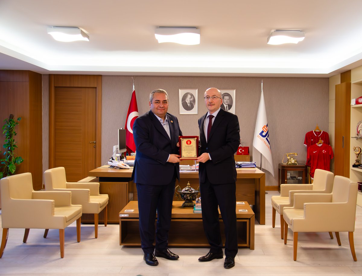 Keçiören Belediye Başkanı Sn. Mesut Özarslan, Genel Müdürümüz Sn. Şinasi Candan'ı ziyaret ettiler.

Ziyarette, Keçiören Belediyesinin hizmetleri ve devam eden projeleri hakkında karşılıklı fikir alışverişinde bulunulmuştur.

Nazik ziyaretleri için Sn. Özarslan'a teşekkür ederiz.
