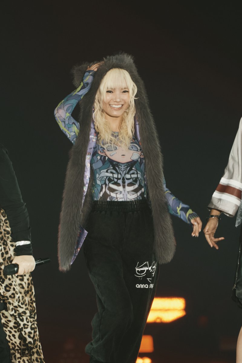 Girls² #鶴屋美咲 ＆ #山口綺羅 が 「ANNASUINYC×MyM」ステージで笑顔