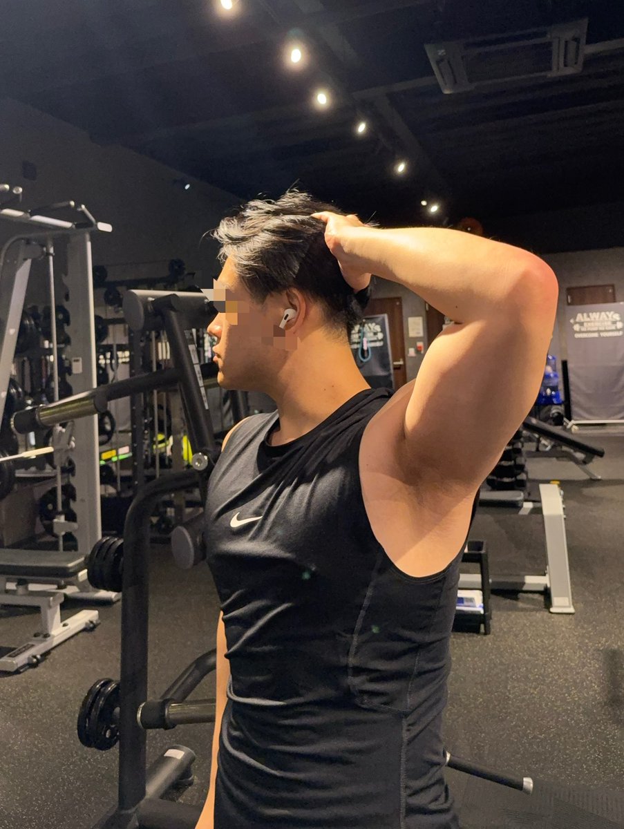 すね毛は生えるのに
ワキ毛だけ全然生えないの謎
脱毛も剃ってすらもない🤔