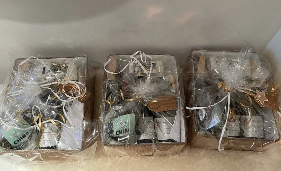 HermansMaria's tweet image. Tijd om na te gaan denken over uw kerstpakketten 🍷 - mailchi.mp/5337e4b639d4/w…