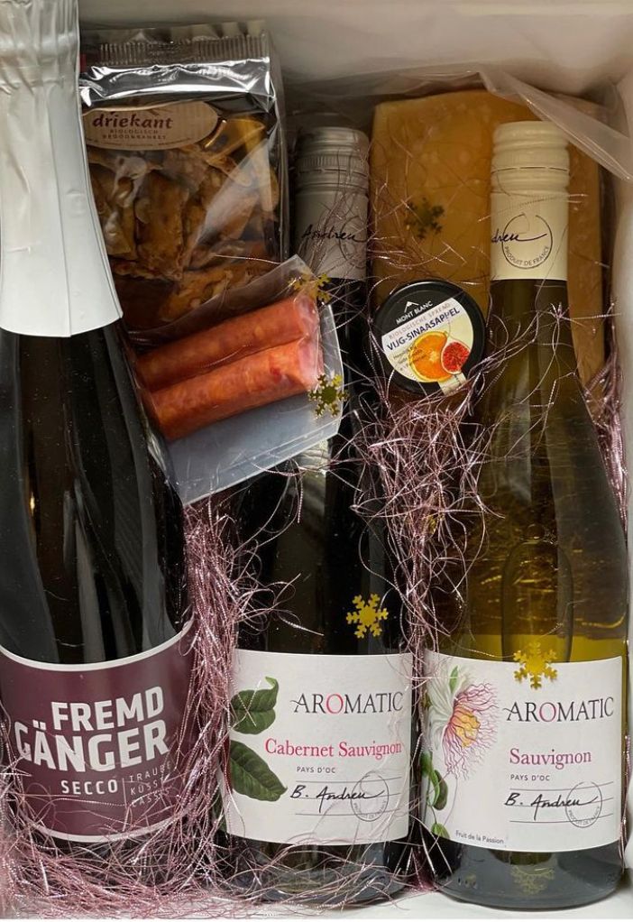 HermansMaria's tweet image. Tijd om na te gaan denken over uw kerstpakketten 🍷 - mailchi.mp/5337e4b639d4/w…