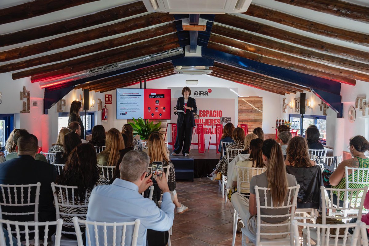 Beatriz Codes tweet media