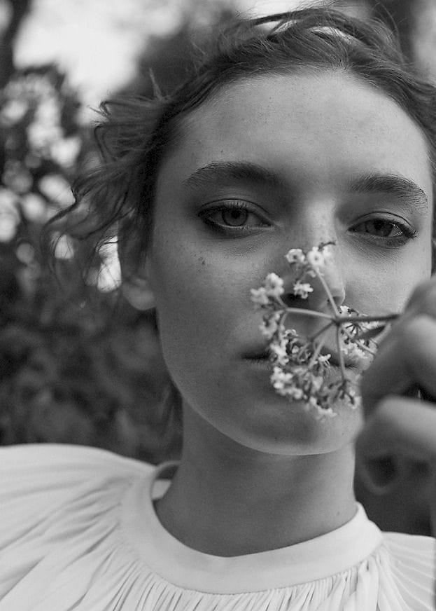 "Considero que lo más importante, el mayor regalo que se le puede hacer a alguien que uno ama, es darle la capacidad de elegir lo que quiera, darle libertad".
Blanca Varela
📷Wai Lin Tse