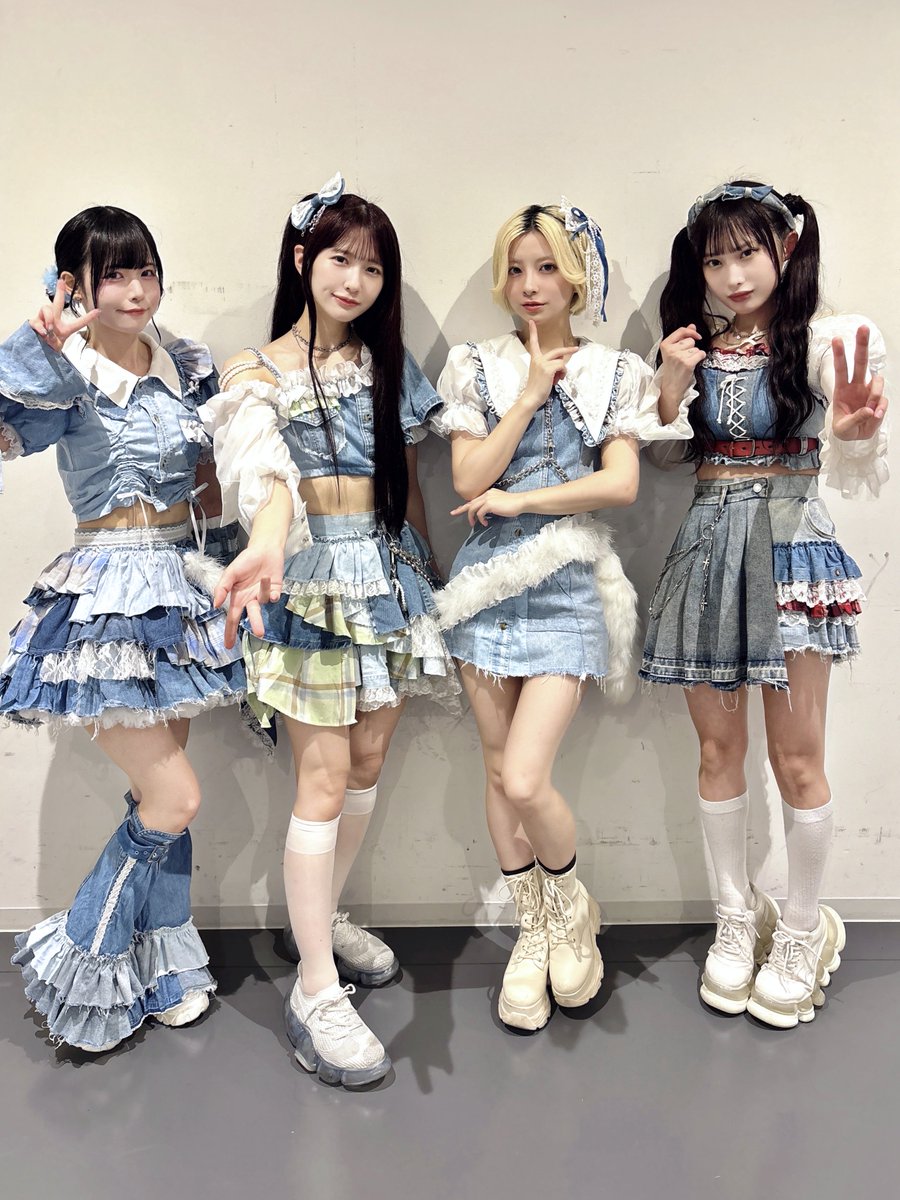MEWM_official's tweet photo. 🌏あしたからのライブ🌏

❤️10月24日(金)
Rea Lis 定期公演
『ideal HALLOWEEN』
→ウィーアーえらいウォーリアーズ衣装

🤍10月25日(土)
「SELENE STADIUM」
→デニム衣装

💚10月26日(日)
「PLEASURE TIME」#45
→現衣装

🩵10月27日(月) 
「地球最後の乙女戦士〜The Last Maiden Warriors on Earth in OSAKA〜」
→ラスト衣装

🌏11月1日(土)
「地球最後の乙女戦士〜The Last Maiden Warriors on Earth〜」
→ラスト衣装