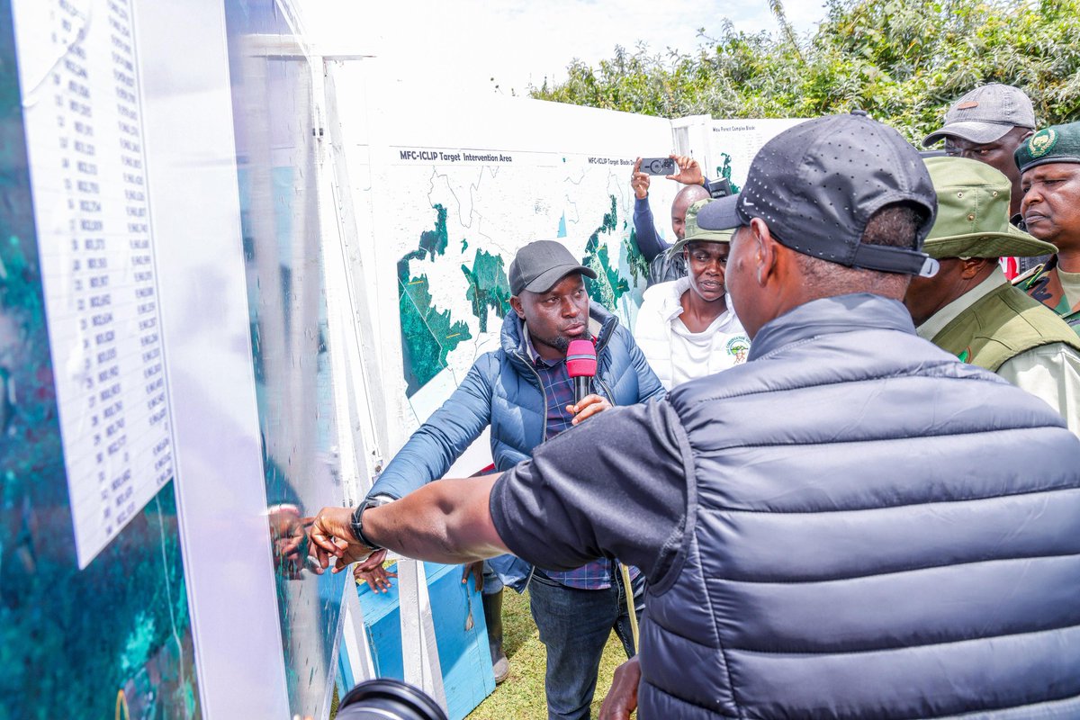 𝐇𝐀𝐏𝐏𝐄𝐍𝐈𝐍𝐆 𝐍𝐎𝐖:
The Chief of Staff and Head of Public Service, Mr. Felix Koskei, is leading a tree-growing exercise at the Gacharage Forest Block in Kuresoi North, Nakuru County.

The event forms part of the Government’s continued commitment to environmental