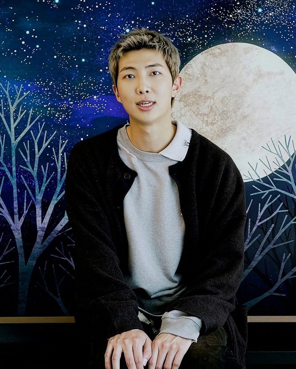 #RM for Samsung Art TV 

GLOBAL ART AMBASSADOR RM
#RM_ArtTVSAMSUNG