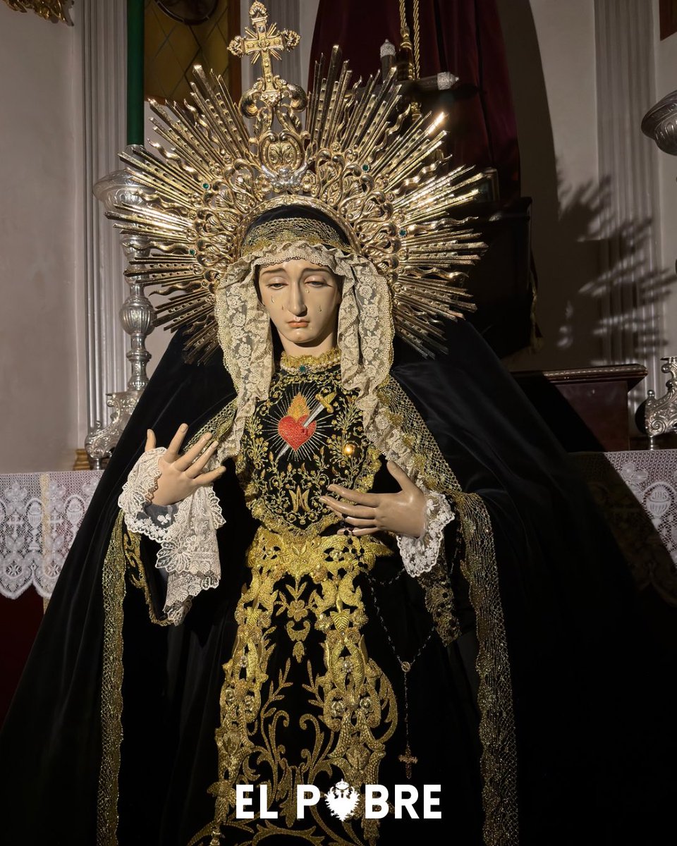 ⚜️ SOLEMNIDAD DE LOS FIELES DIFUNTOS - MARÍA STMA. DE LA ESPERANZA ⚜️

La Stma. Virgen de la Esperanza se encuentra ataviada con saya y pecho de terciopelo negro bordado en hilo de oro

#CofradiasMLG