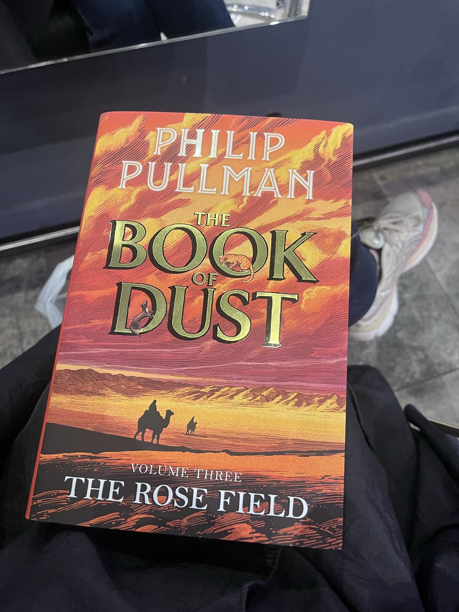 SmithyyyX's tweet photo. Its arrived! In my opinion the best author of all time. @PhilipPullman  so looking forward to this . X https://t.co/562YD9bd6f