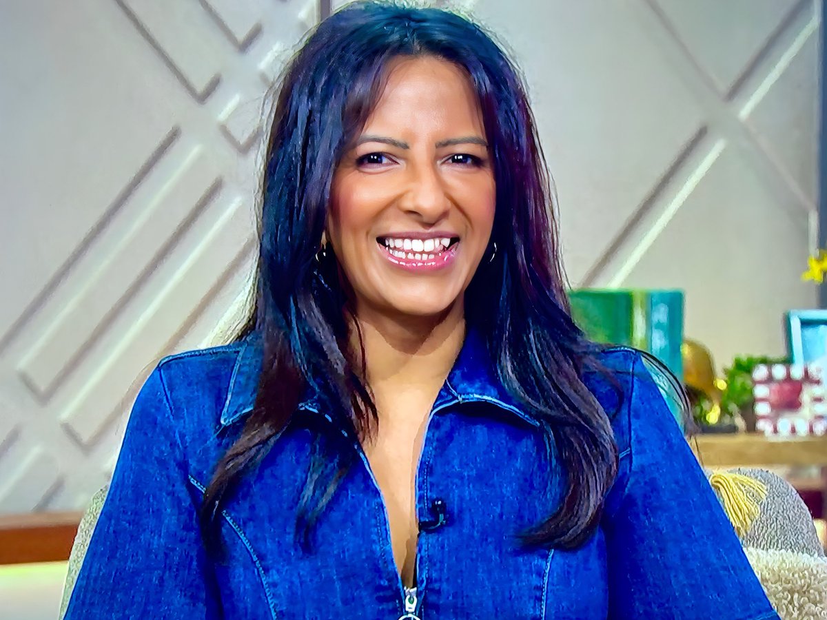 raymach1's tweet image. Ranvir Singh

#RanvirSingh
#Lorraine
#Denim