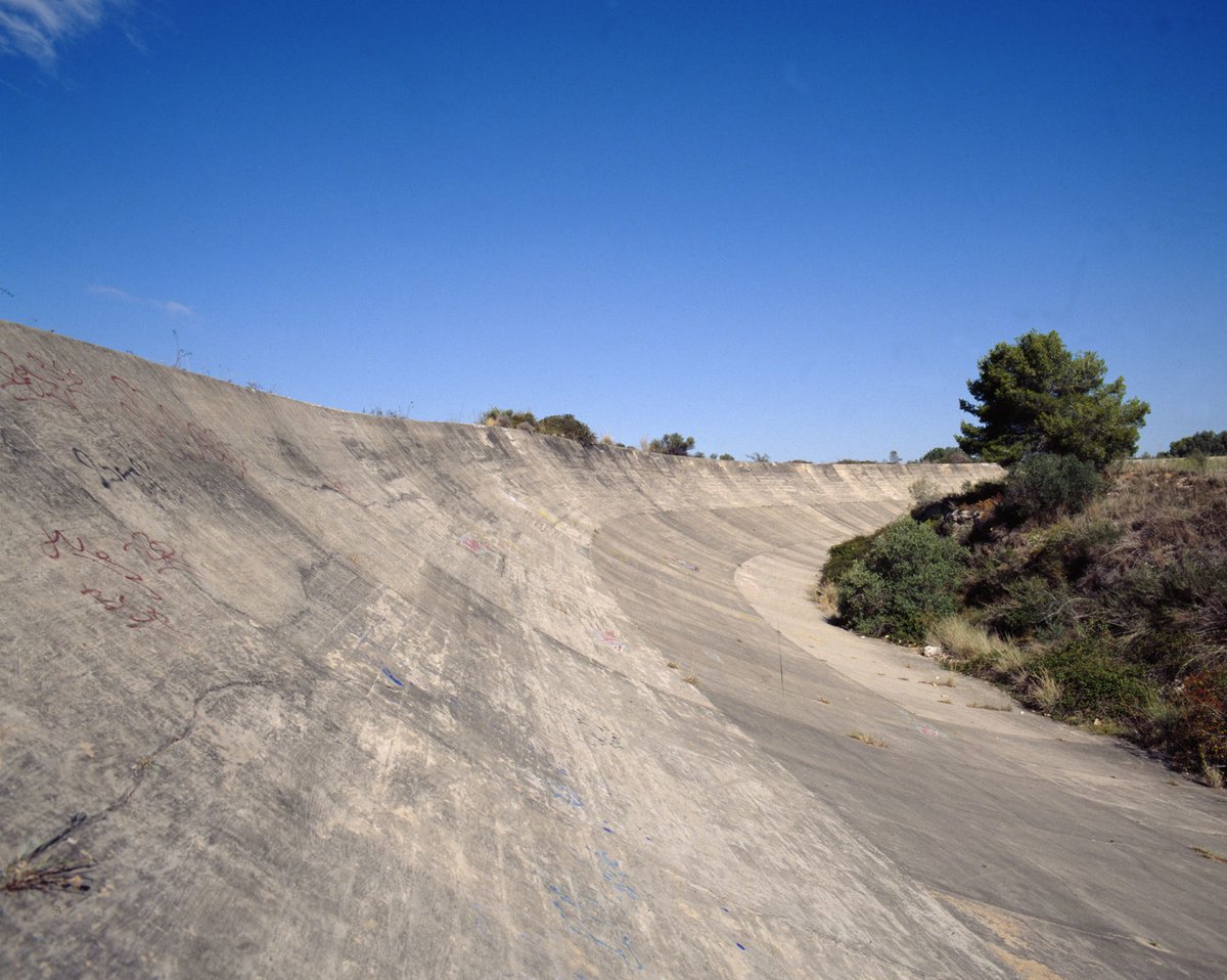 🏎️​🏁​El 28 d'octubre del 1923 s'inaugurava l'autòdrom de Terramar amb motiu del Primer Gran Premi Internacional d'Espanya de Fórmula 1.   

A la revista Eix descobrim aquest tresor de l'automobilisme 👉​ bit.ly/42dYkqF   

<a href="/Atdrm_Terramar/">Autòdrom Terramar</a>