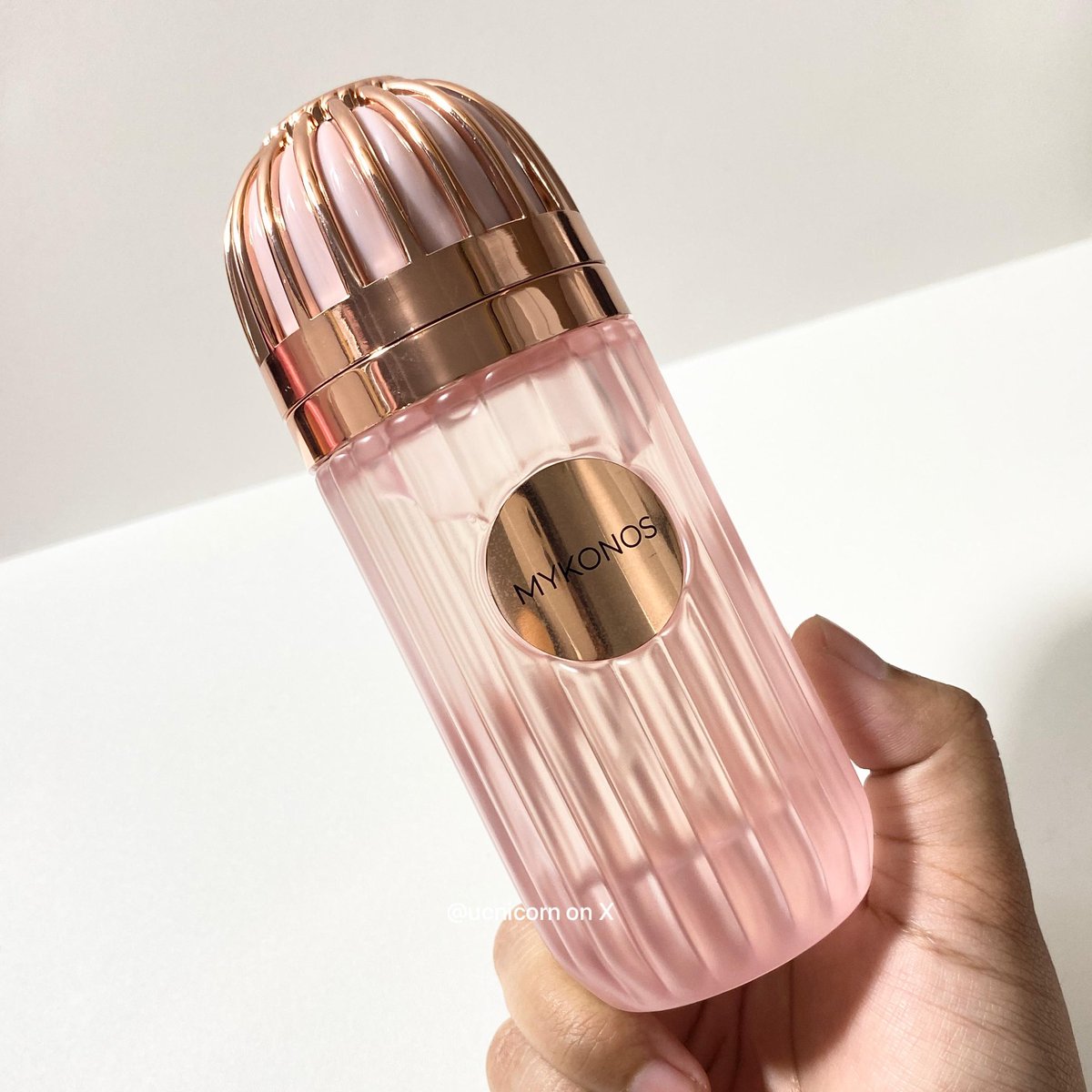 15ml? feels too little
100ml? feels too much
50ml? just perfect!

the elegant scent of rose petals with hints of lychee and creamy milk, now in the perfect size✨

ROYAL ISPAHAN 50ML IS COMING SOON!😳❤️‍🔥