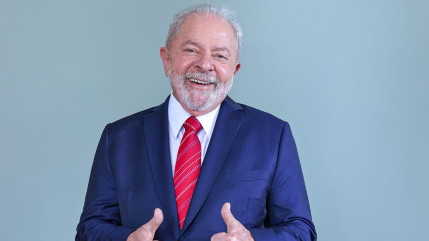 DatosAme24's tweet image. 🇧🇷#Brasil - Lula va por reelección en 2026

1989🔴16%
1989🔴47% perdio (2V)
1994🔴27% perdio
1998🔴32% perdio
2002🔴46% 
2002🔴61% Gano (2V) 
2006🔴49% 
2006🔴61% Gano (2V) 
2022🔴48% 
2022🔴51% Gano (2V)
2026🔴❓️