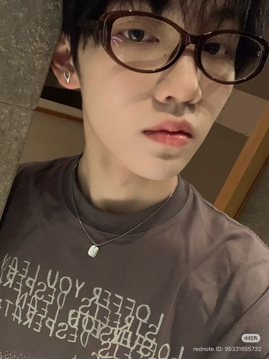 1uvfan's tweet photo. 251023 판저이 샤오홍슈 게시물

#판저이 #FANZHEYI #范哲逸 https://t.co/B8eFuP35n8