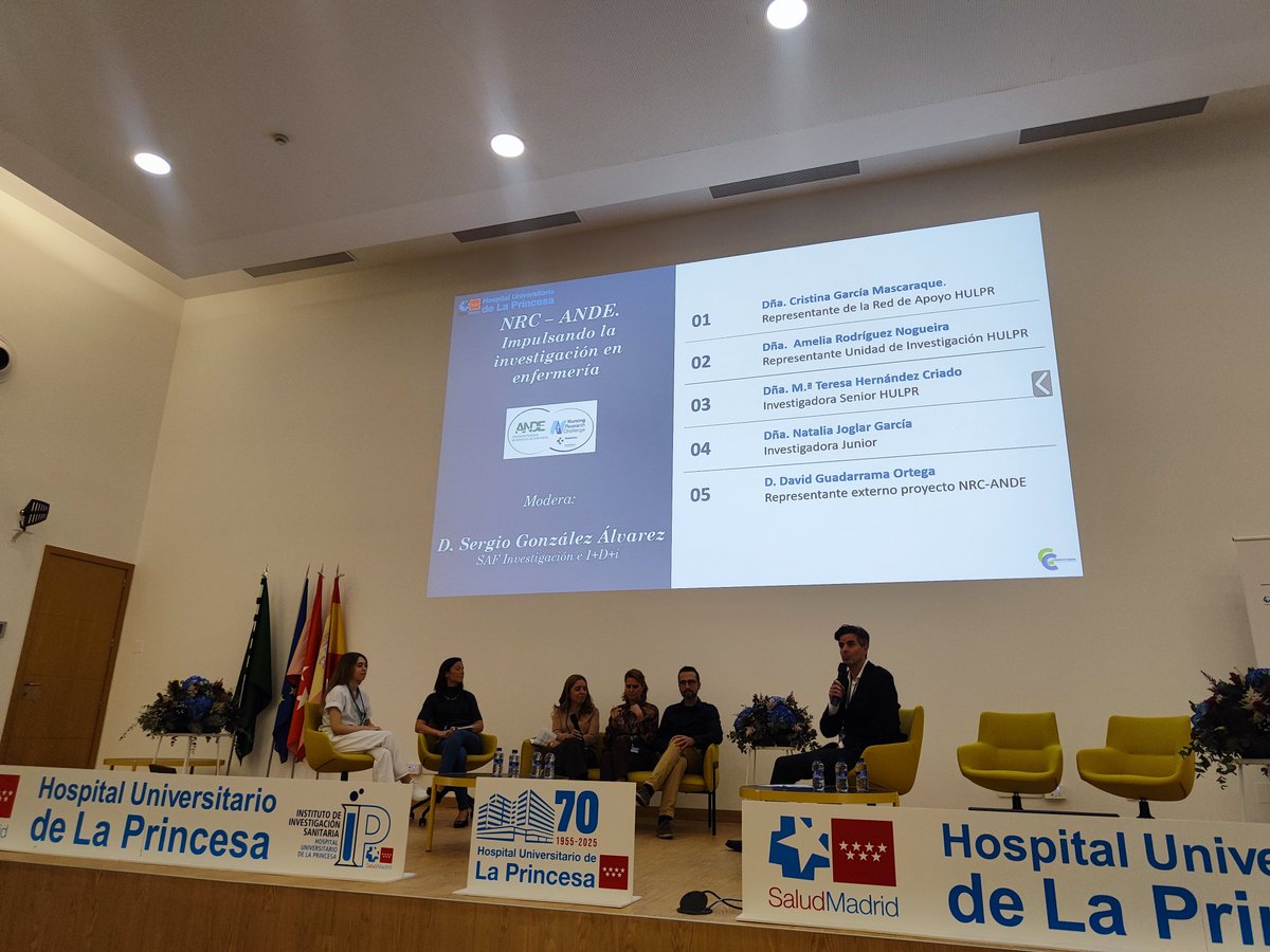 Continuamos en la #IVJornadaHLPR con la mesa coloquio-debate: "Proyecto NRC-ANDE. Impulsando la investigación en enfermería", moderada por D. Sergio González Álvarez.
Un espacio para compartir avances, identificar retos y oportunidades en la investigación enfermera.
