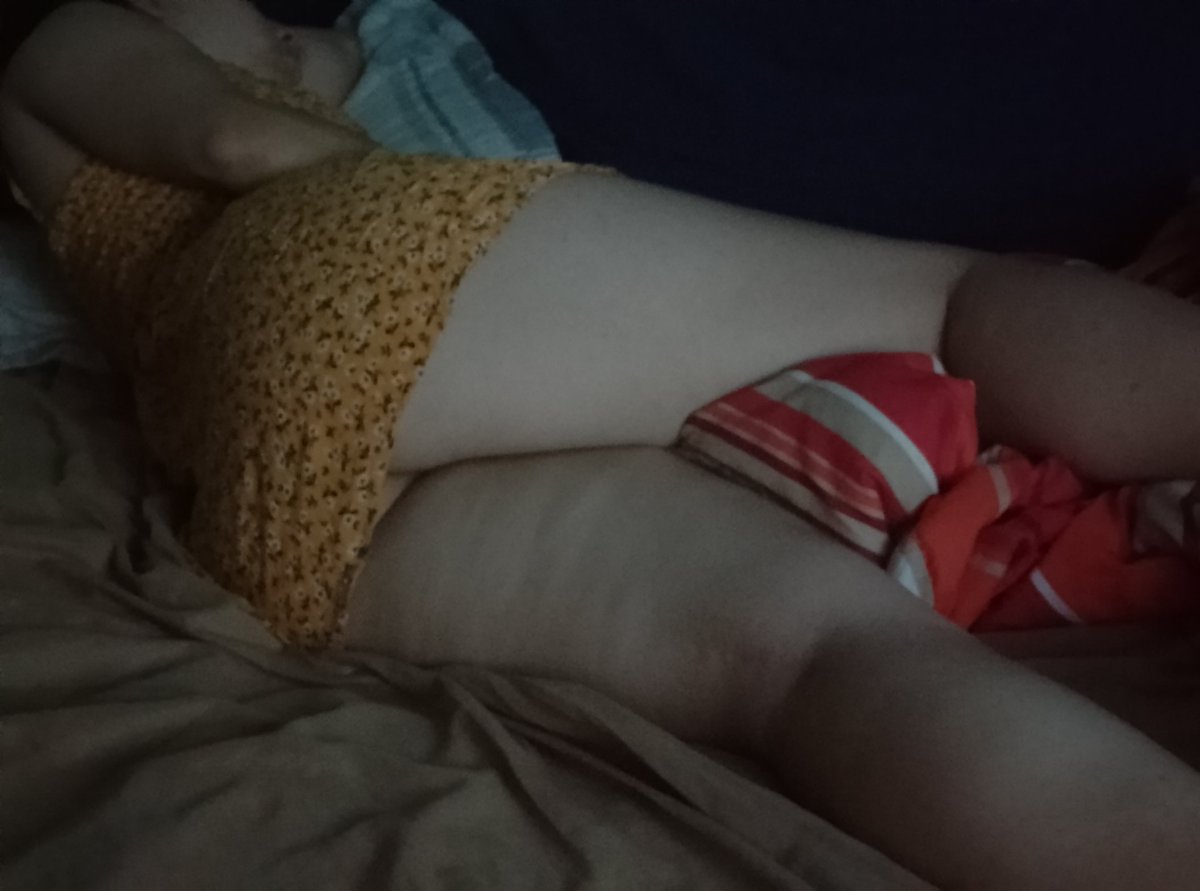 jlj0990's tweet photo. #sleeping #hotwife #hot https://t.co/rnV57ByA0m