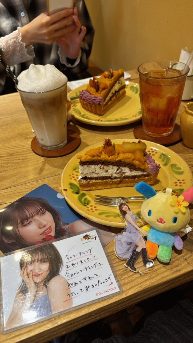 emerald12Greeen's tweet photo. 無事、まーちゃんに会えました💚
リリイベ楽しかった！
優先エリア近くてもう��きそうだった。
ずっと泣くの我慢してるけど楽しみたいから笑顔みたいなキモイ表情でまーちゃんをガン見してた😭😭😭😭

お話会も頑張って喋れた！
一回目は思い伝えることしか出来んかったけど二回目は上手くいった💚🫶 https://t.co/j3KuMGBE4M