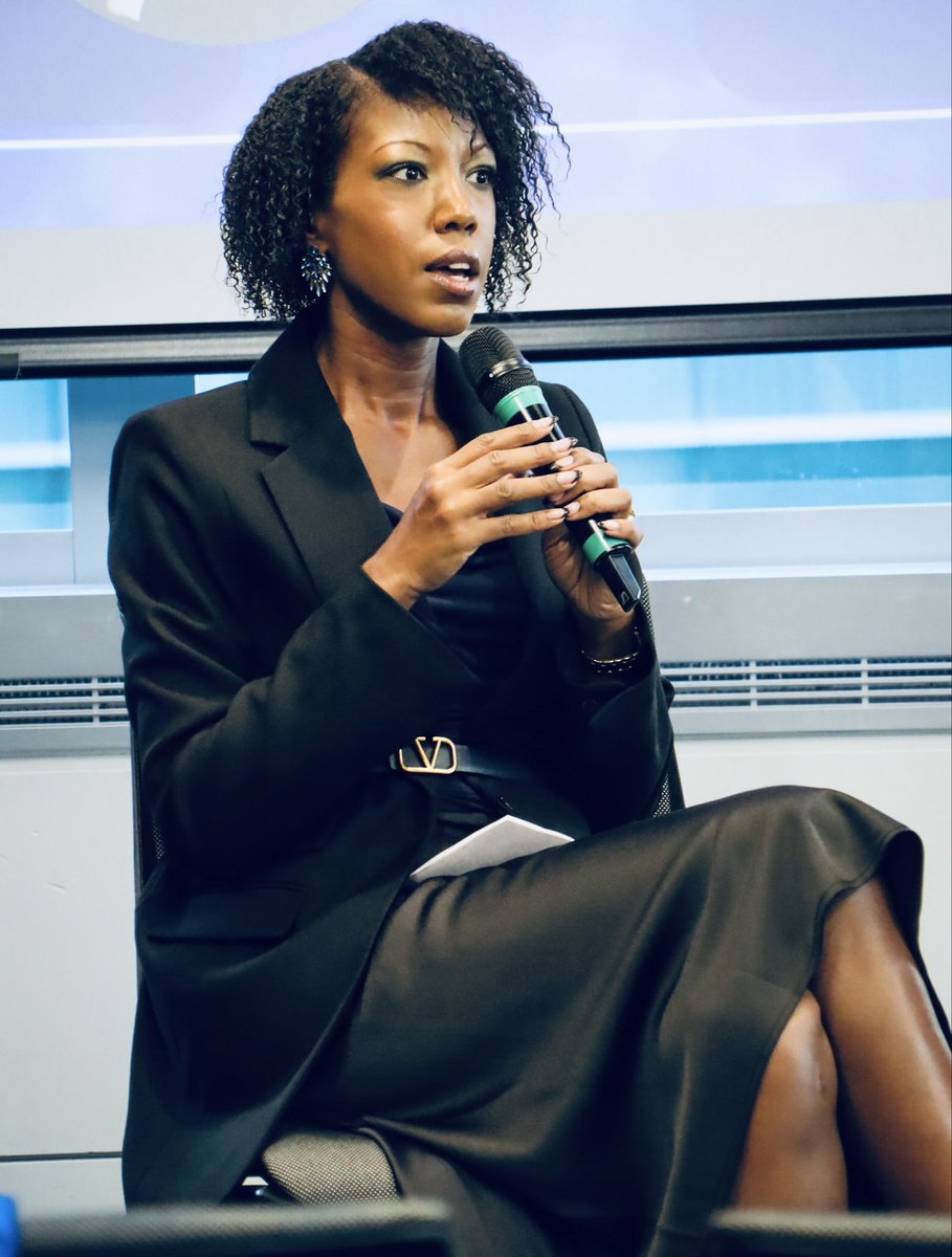 RashidaGeddes's tweet photo. Spoke at @jmwl Business Blueprint on recruitment + career strategy 💼

3 reminders I left with the room:

1️⃣ Progress > perfection
2️⃣ Be intentional - you don’t need 100 applications, just the right 3–5
3️⃣ Recruiters aren’t just gatekeepers, we’re matchmakers. 

#CareerGrowth https://t.co/PnLZFD9SjO