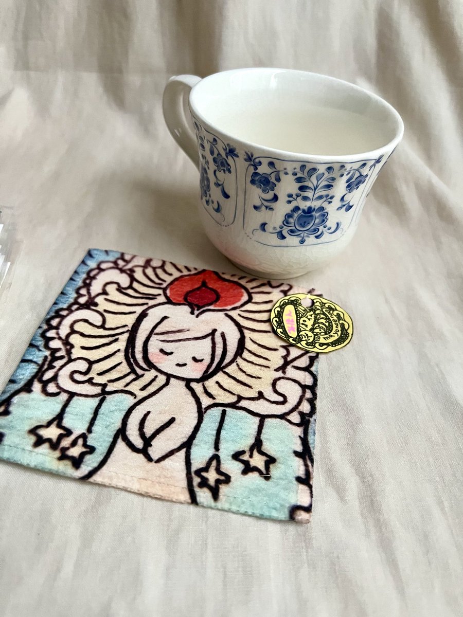 mayonoenoew's tweet photo. #まどろみの庭蚤の市

こちら小さなミニハンカチも持っていきます。

こちらは以前グループ展をした時に
Taigaさん　@PsioCAT が皆様のそれぞれのミニハンカチを作ってくださいました〜！

なかなか展示に参加する機会がなくて見せ足りておりません！
どうぞ見本も触ってください！

500円です！ https://t.co/JIzwwyCUAQ