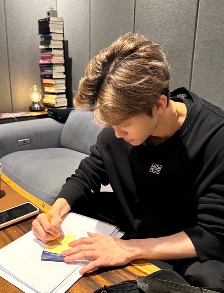 jjarchiv's tweet image. ON AIR WITH DJ JAEMIN

#うさねこ897
#ジェミンのうさぎちゃんねこちゃんラジオ