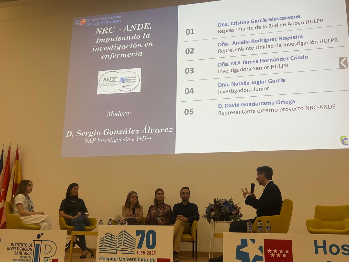 Magnífica composición de la Mesa Debate:
🔹Dña. Cristina García Mascaraque
🔹Dña. Amelia Rodríguez Nogueira 
🔹Dña. Mª Teresa Hernández Criado
🔹Dña. Natalia Joglar García
🔹D. David Guadarrama Ortega