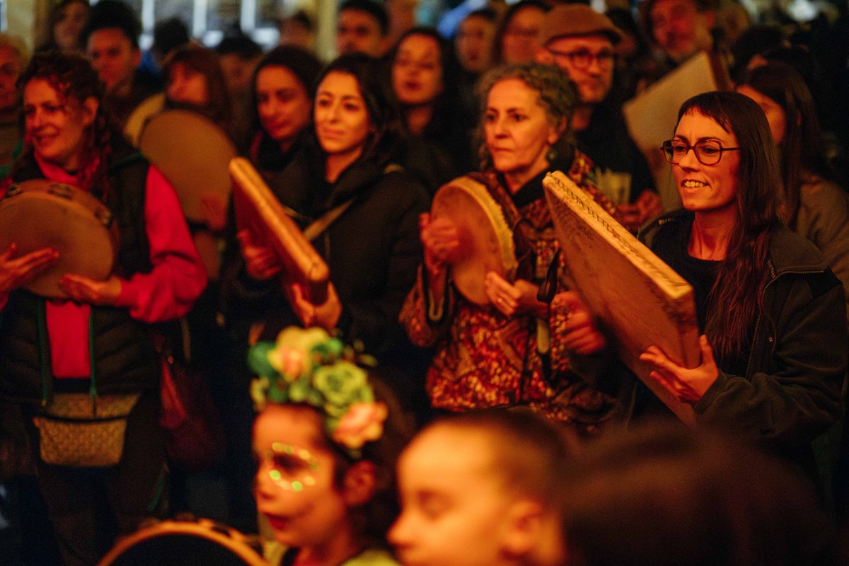🌚🕯️El Festival de #Samhain, organizado por el Proyecto camminus del Ayuntamiento de #Villablino, volverá a reunir a la gente en Rioscuro el sábado 1 de noviembre, para celebrar -a la manera  lacianiega- esa noche en la que lo visible y lo invisible se rozan

#Samhain #Laciana