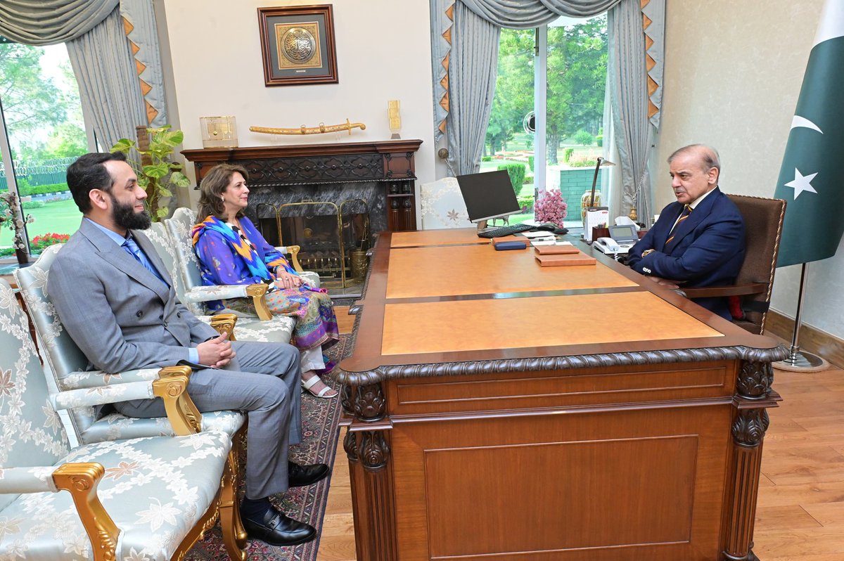 javedstringer's tweet photo. Former Information Secretary Ambreen Jan to be appointed as Chairperson PEMRA, sources confirm.
A Grade-21 officer with 34 years of service, recipient of Sitara-i-Imtiaz, and first woman likely to lead Pakistan’s media regulator.
@TararAttaullah
#PEMRA #AmbreenJan
@reportpemra https://t.co/T1qn9FMjKV